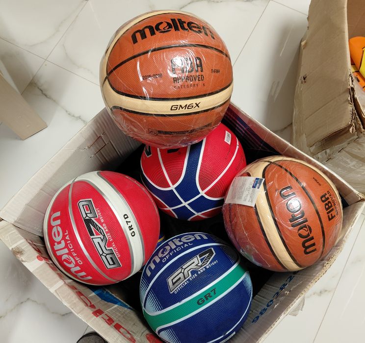 М'ячі баскетбольні взуття футбольне баскетбольне мячі волейболні футза