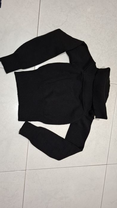 Camisola preta Bershka,  tam.  XS