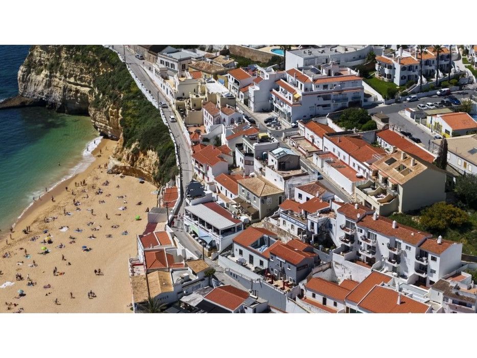 Prédio em Propriedade Total com 4 Frações T0 | Carvoeiro | Alojamen...