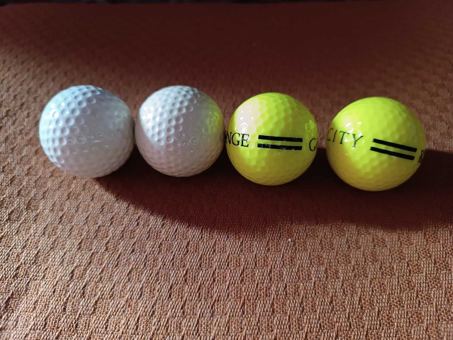 Piłeczki golfowe. Zestaw 4 sztuk.