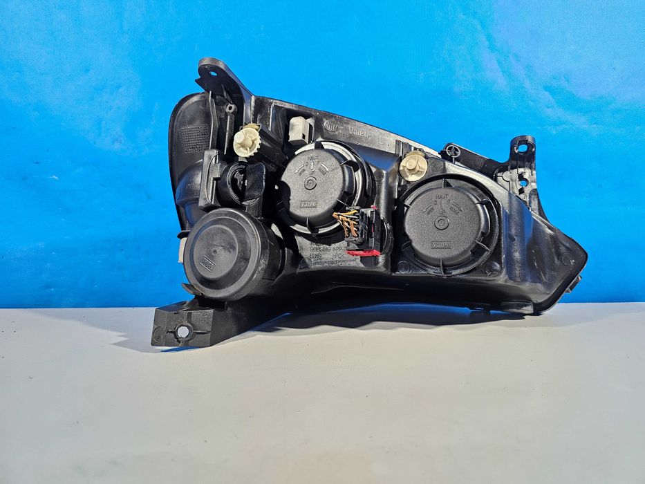 Opel Corsa C Lampa przód Przednia lewa Europa EU