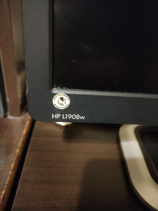 Monitor HP L1908w + 2 Samsung 901N para peças