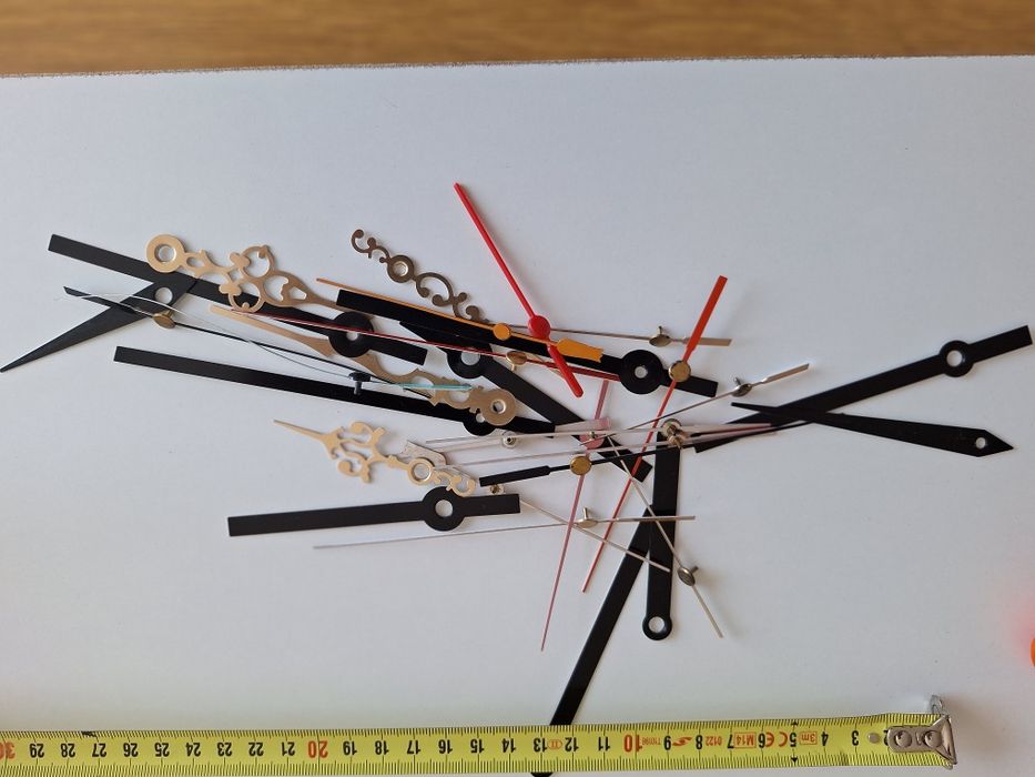 Wskazówki  zegary ścienne budziki