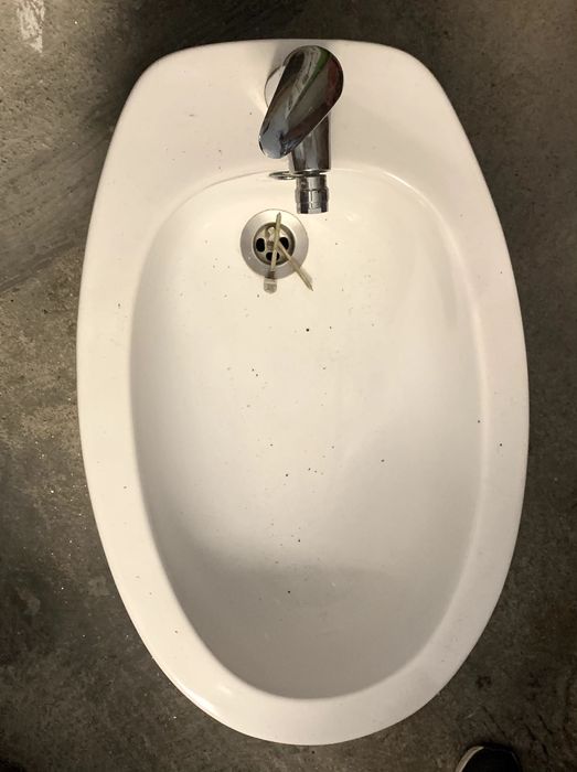 Bidé em ótimo estado