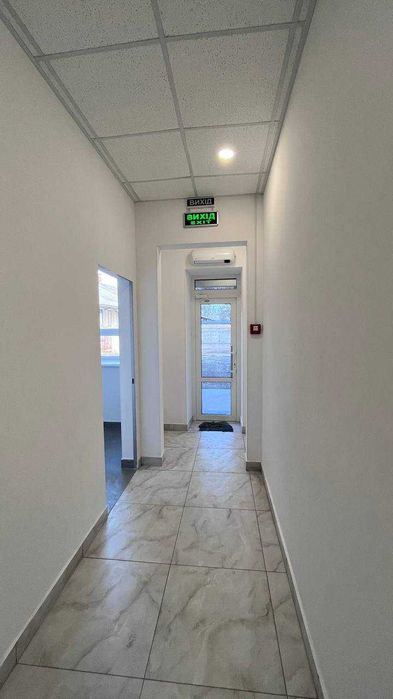 Оренда окремого приміщення 400 м2 вул. Мазепи 52