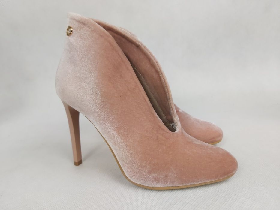 Botki welur cielisty róż 36 CARINII oryginalne plusz HIT