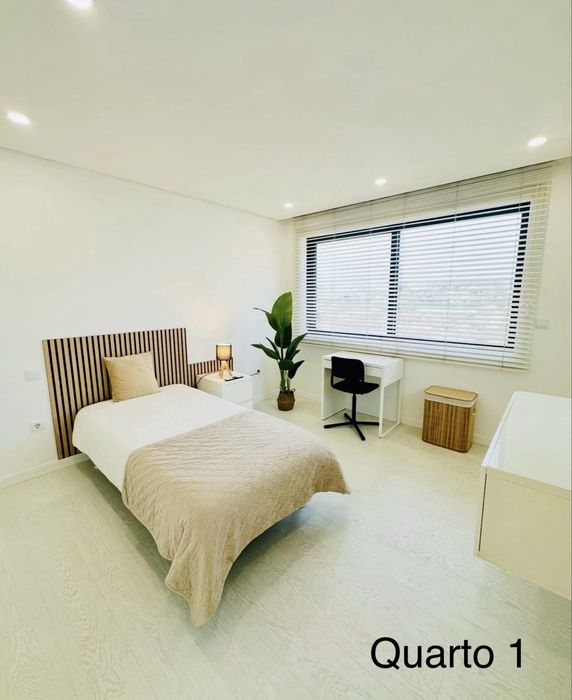Alugo Quarto  c/Wc Privado