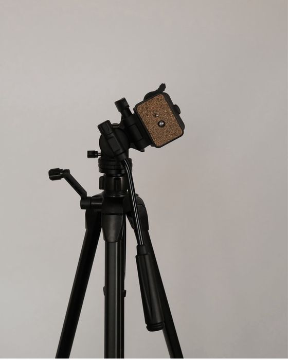 Штатив для камери