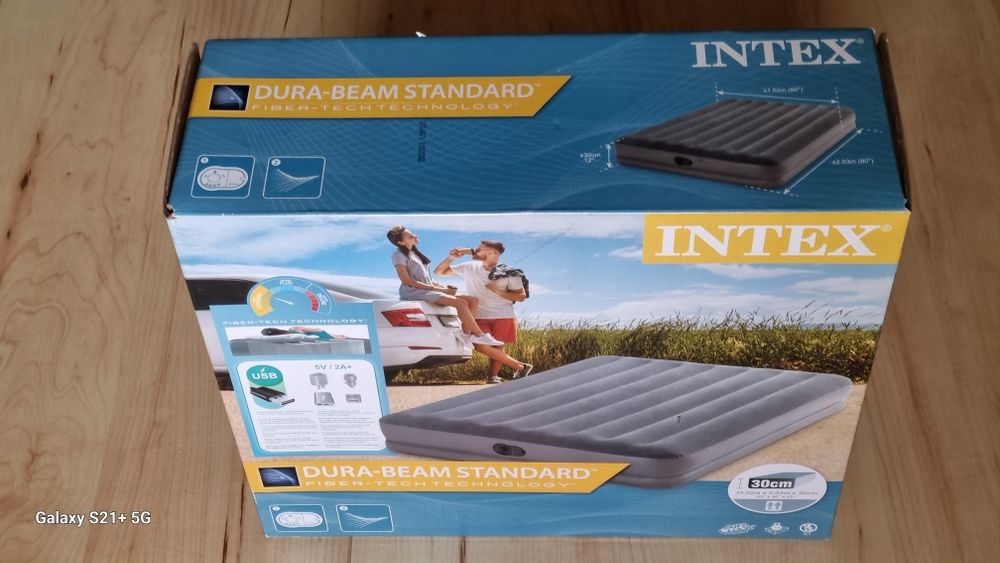 Materac  dwuosobowy pompowany przez USB