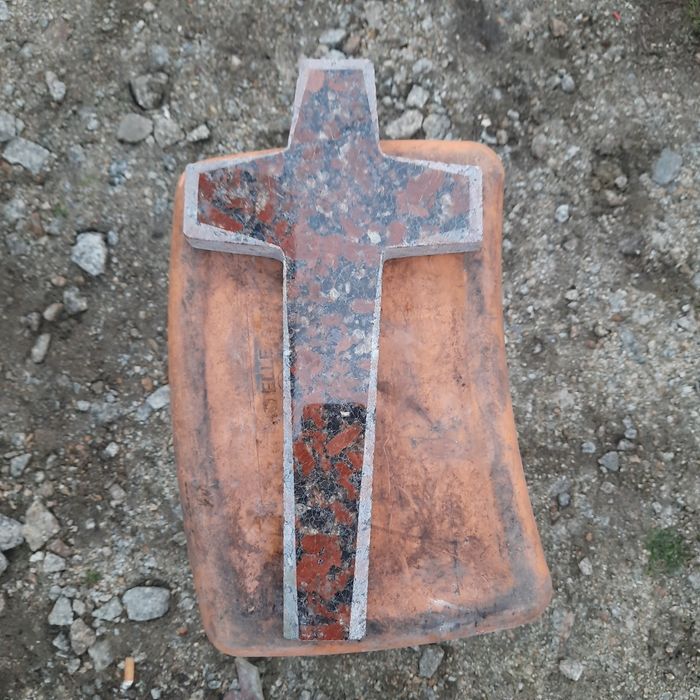 Krzyze granitowe