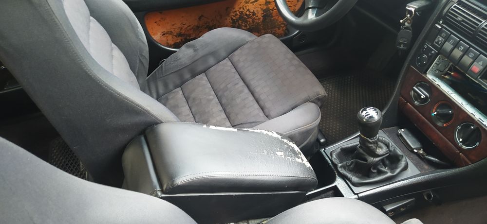 Audi 100 c4 2.6 бензин автомобіль v образка