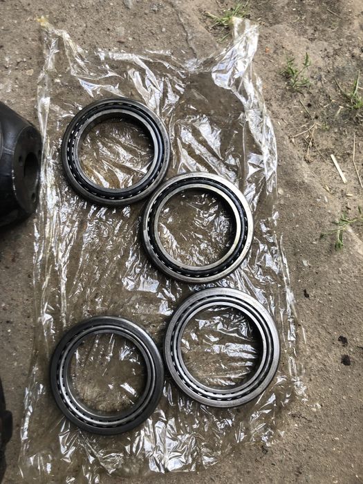 Zwrotnica 18864  piasta 18522 case 5120 carraro