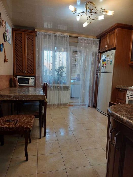 Продаж 2 кім. квартири. 62 м2. Індив. газ. опал. 2 балк. Центр №19000