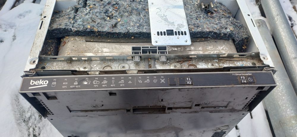 Встраиваемая посудомоечная машина BEKO DIS28123