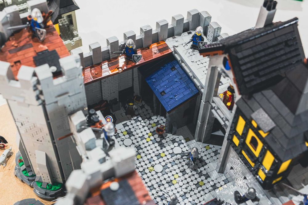 Lego Castle Black Falcon Fortress MOC - 11 000 elementów 6074