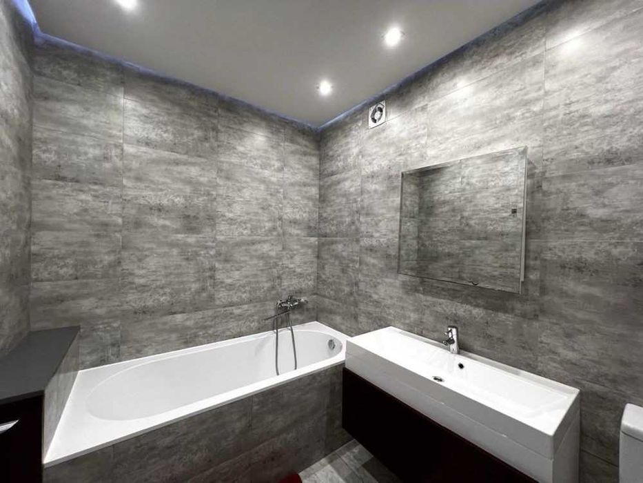 Продам 3 кімнатну квартиру з ремонтом по вул Відінська