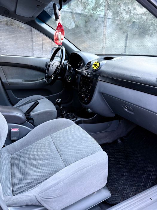 Шевролет Лачетти 2008 год