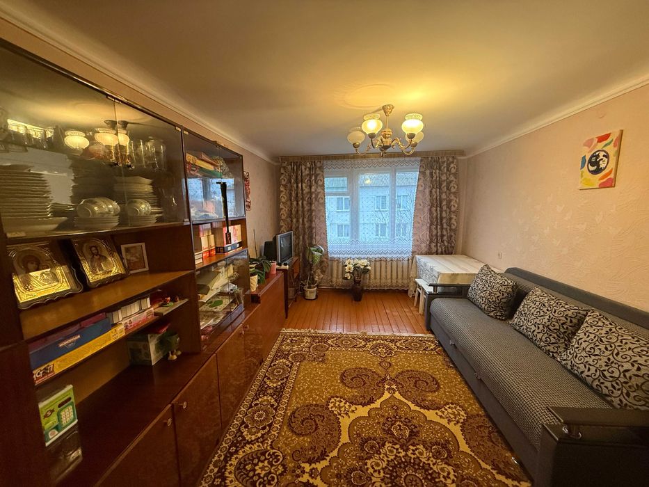 Продається трикімнатна квартира, в м.Сквира.