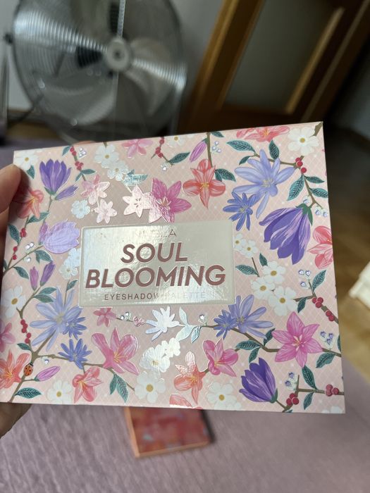 Paleta cieni Nabla Soul Blooming