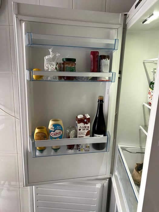 Frigorifico Bosch combinado como novo + Bengaleiro de entrada