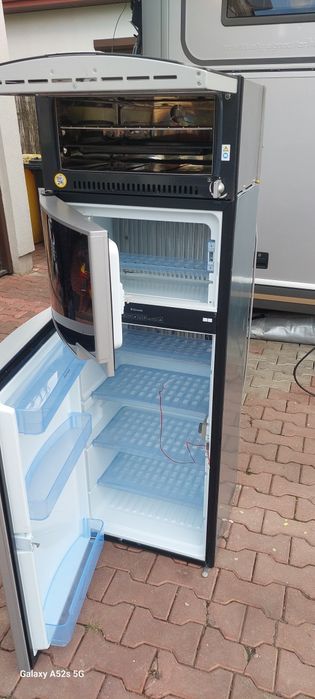 Lodówka absorbcyjna do kampera . dwukomorowa  i piekarnik