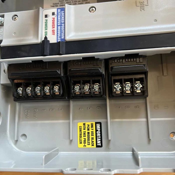 Controlador rega Hunter Pro-C Irrigation PC-300i modular 12 estações.
