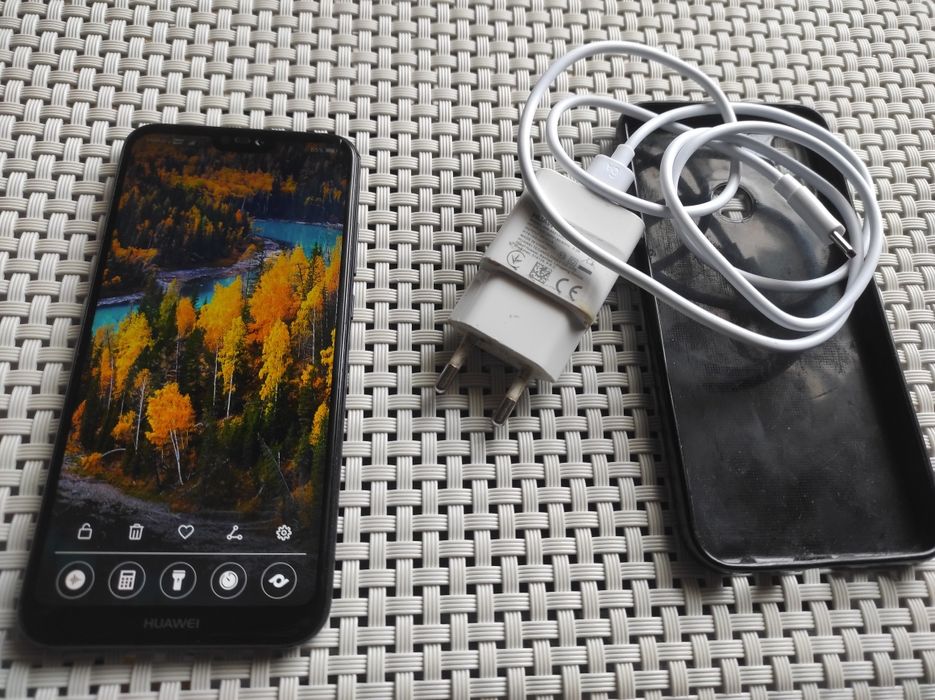Huawei p20 lite 4/64GB, bateria ładowana co 3 dni