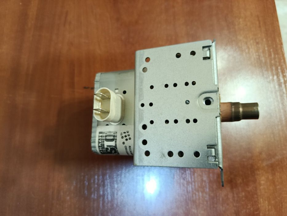 Магнетрон Toshiba 2M258J (DE)