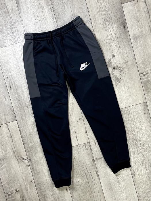 Nike штаны М размер спортивные черные на манжетах