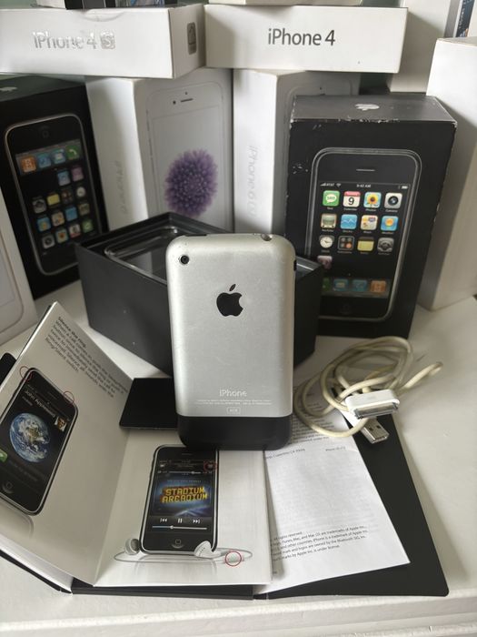 Iphone 2G com acessorios