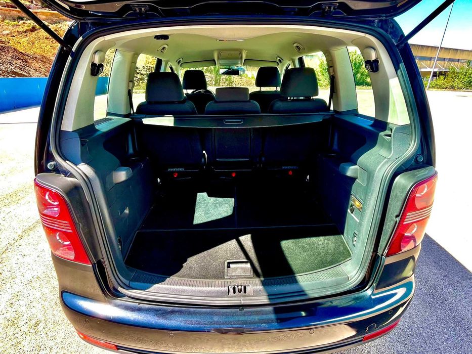 VW Touran 1.9 TDI 105cv | 7 Lugares | Bem Conservada | Revisões em Dia