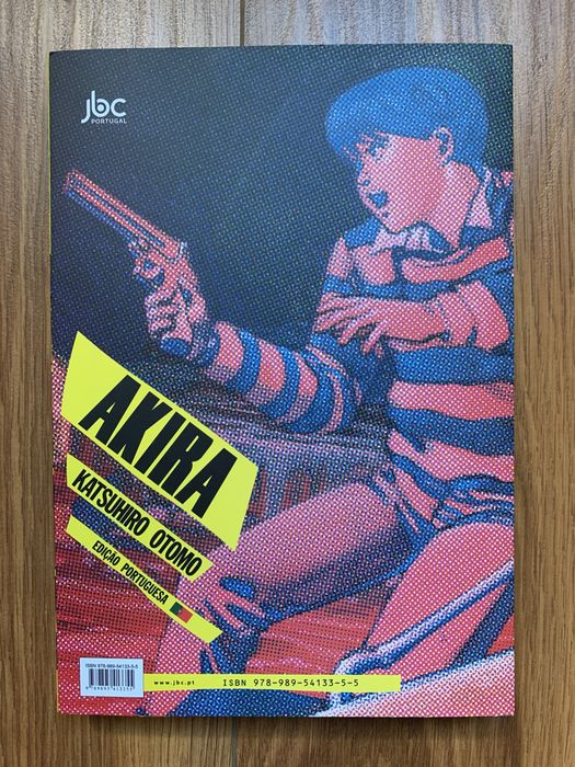 Akira - Katsuhiro Otomo