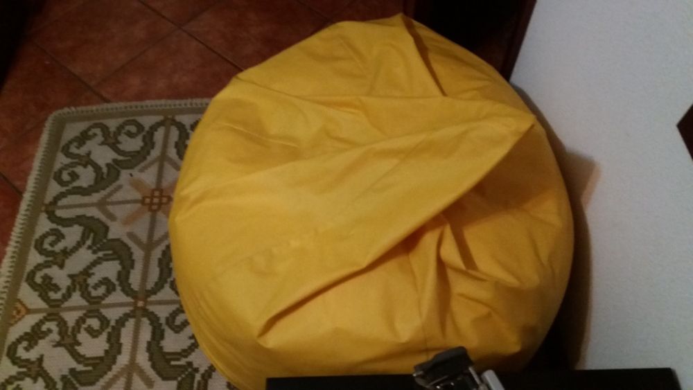Três Sofas Puf novos