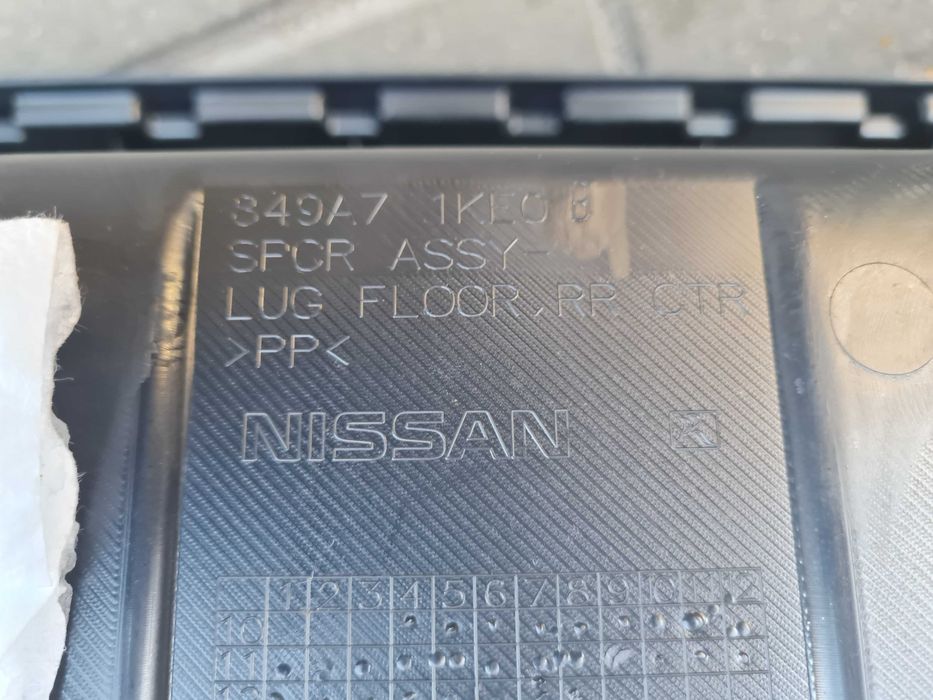 Wkład bagażnika NISSAN JUKE F15 2012