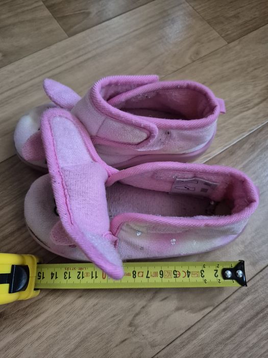 Kapcie rozmiar 25