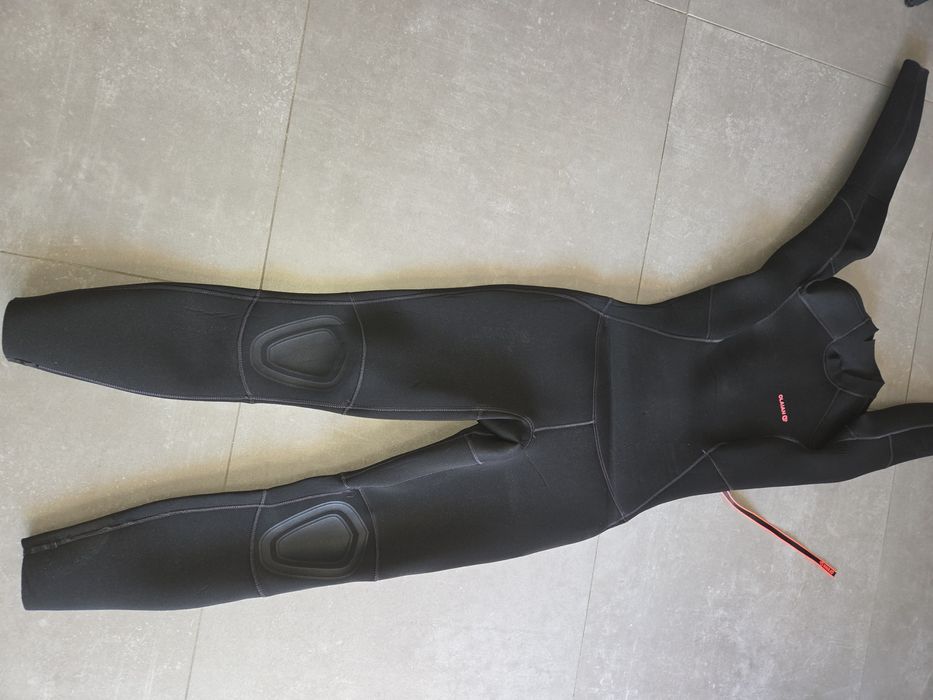 Fato de Surf Olaian 4/3mm (M/F) – Como Novo!