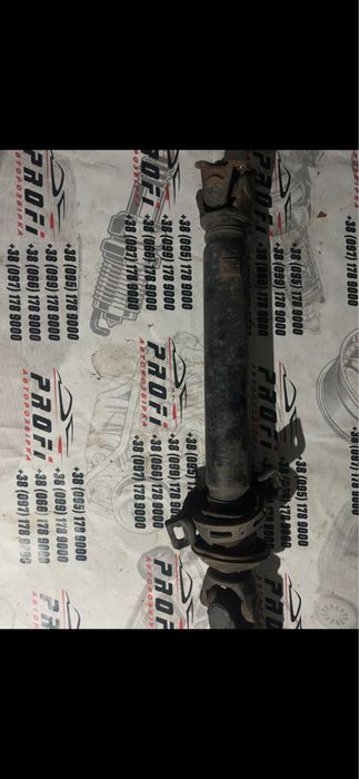 Продам кардан передній та задній до Toyota Hilux