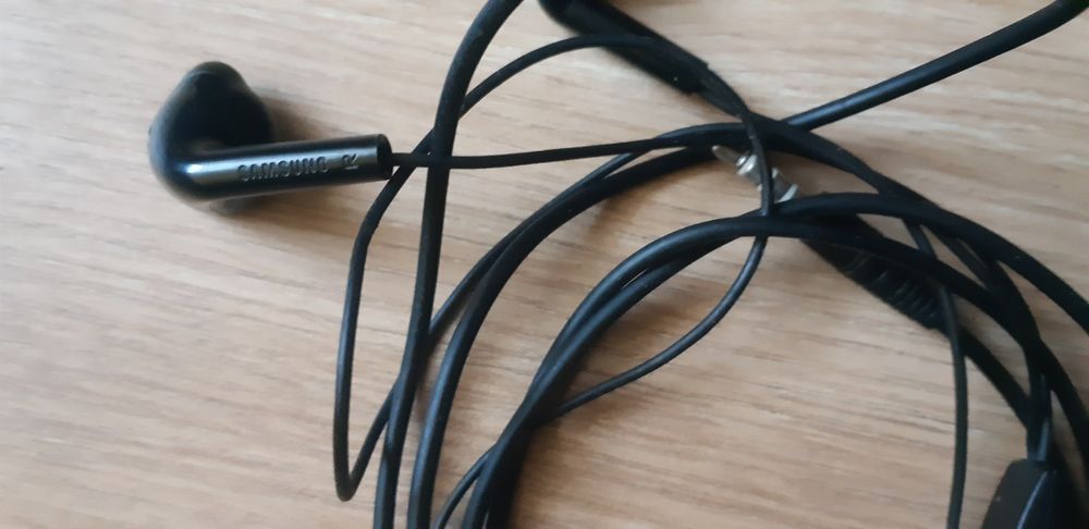 Sprzedam słuchawki Samsung