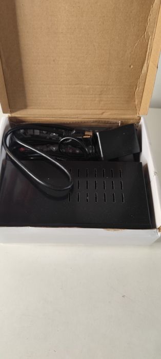 Odbiornik telewizji cyfrowej Tempo TNT 4000A.