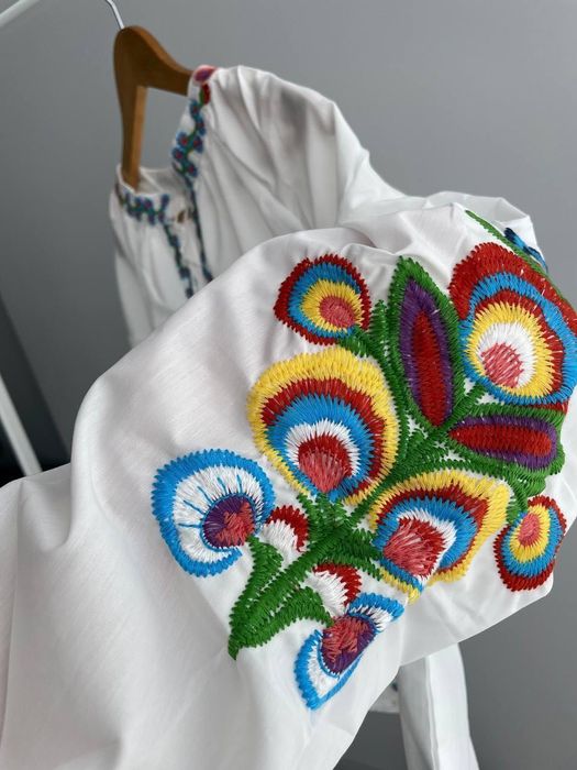 Стильна вишиванка