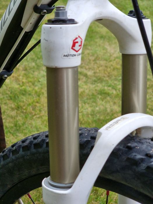 Specialized FSR XC PRO – RockShox Reba SL + Monarch RL | lekki full XC