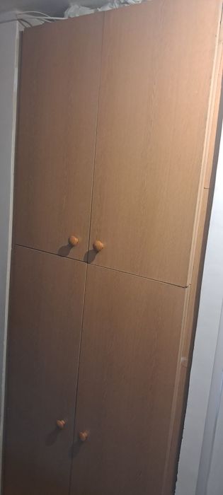 szafa na korytarzu