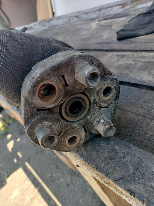 Карданный вал HYUNDAI TUCSON KIA SPORTAGE II 2005-2010 493002E050