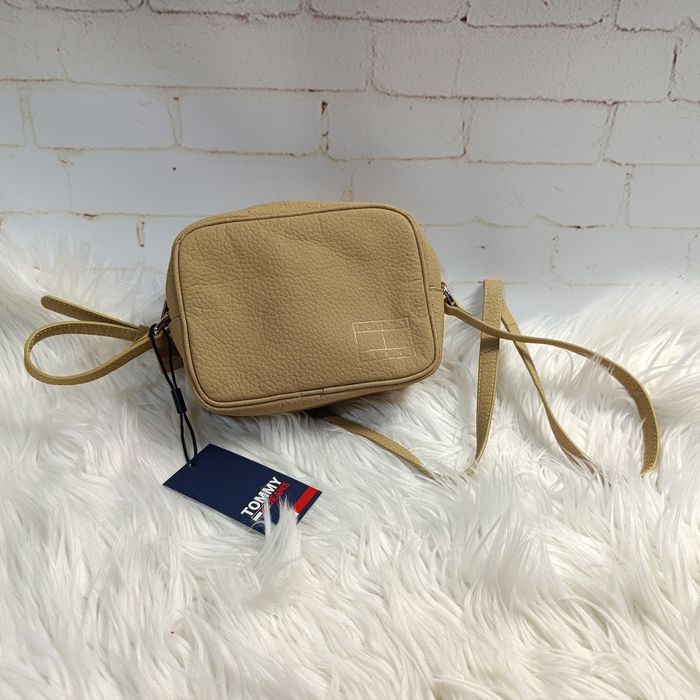 nowa torebka tommy jeans beżowa skóra premium 32x22 cm lux bag