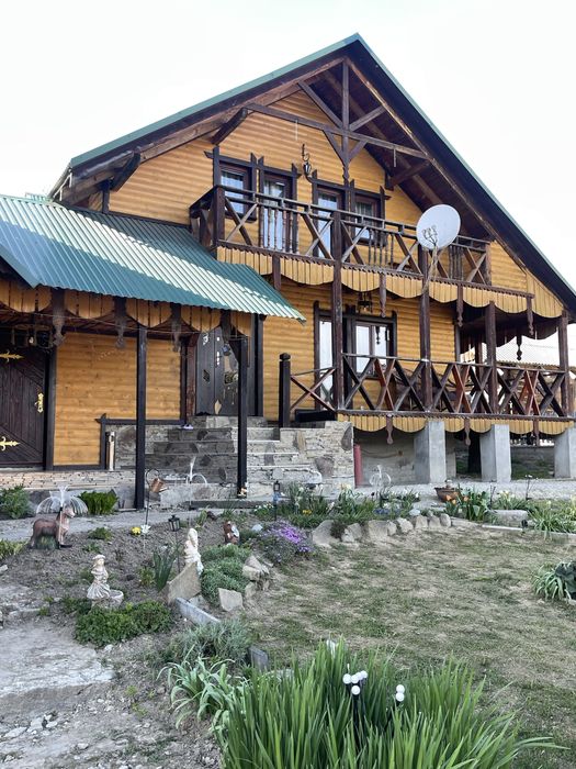 Оренда котеджу  “Carpathian dew” на 8-10 осіб у Карпатах!