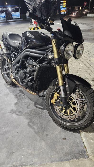 Triumph speed triple 1050