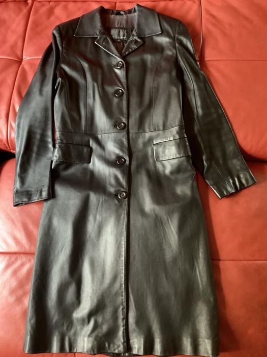 Плащ чёрный из натуральной кожи, р.36/44-46