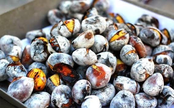 Serviço de castanhas assadas