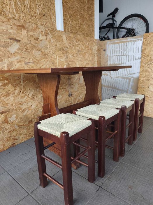 Mesa Fixa + 4 Bancos