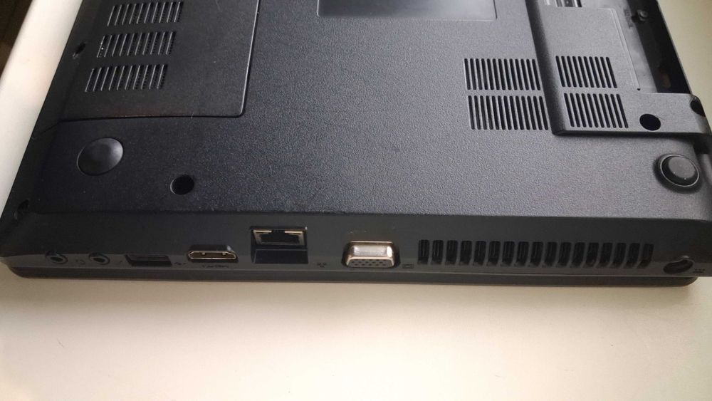 Продам не робочий ноутбук Acer TravelMate  5740. Під ремонт або на запчастини.